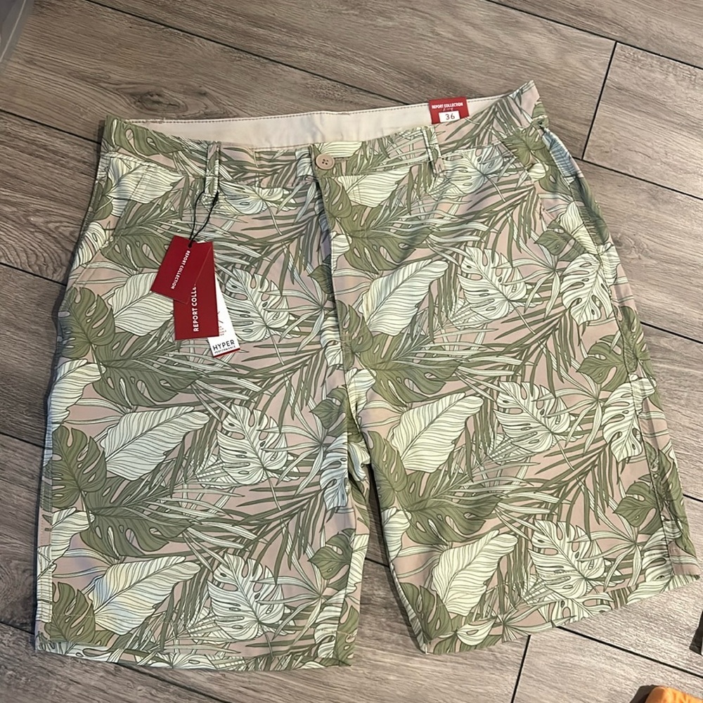 NWT Report Collection shorts size 36 stretch
